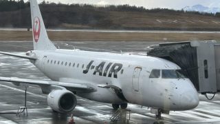 日本航空 JAL2173便 伊丹空港発 秋田空港行 搭乗記 座席 機内サービス